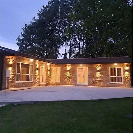 Luxury Five Star Cottage One Tantobie Exterior photo